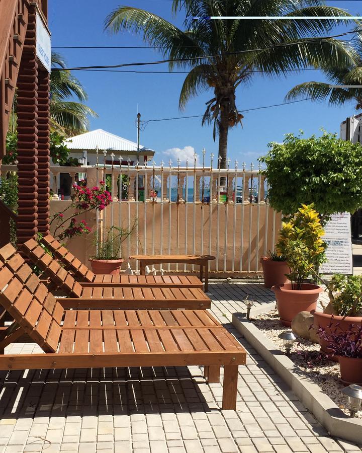 Blue Wave Guest House Caye Caulker Exterior photo