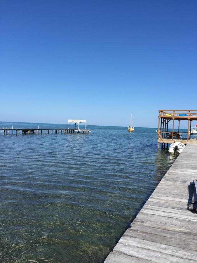 Blue Wave Guest House Caye Caulker Exterior photo