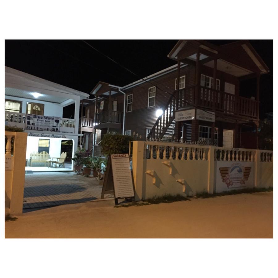 Blue Wave Guest House Caye Caulker Exterior photo