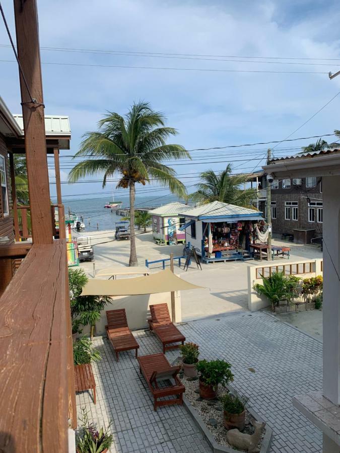 Blue Wave Guest House Caye Caulker Exterior photo